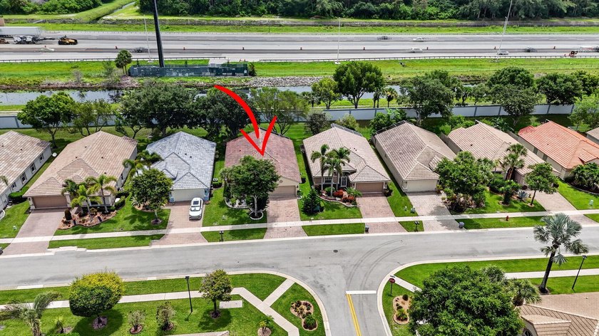 Welcome to this beautifully updated 3-bedroom, 2-bathroom home - photo 49