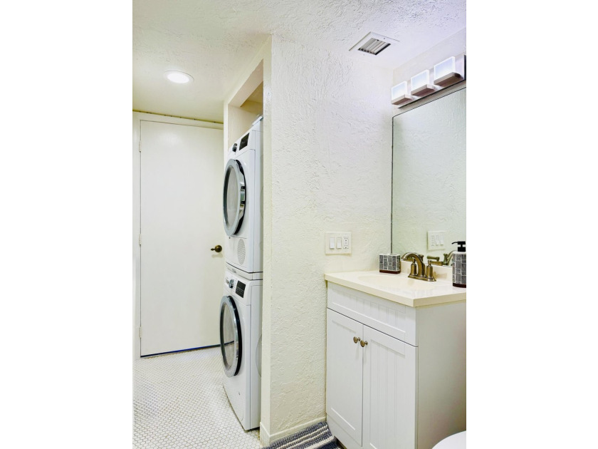 Priced Right! Cash it out with this turnkey 4th floor Highrise - photo 14