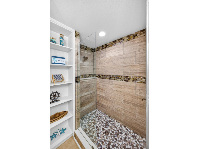 Tucked inside the private, quiet enclave of Vantage Pointe, this - photo 19