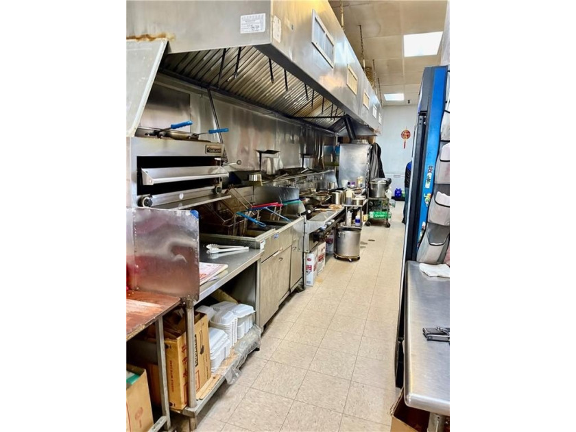 Warwick-Prime location, Turnkey Opportunity! Existing Chinese - photo 9