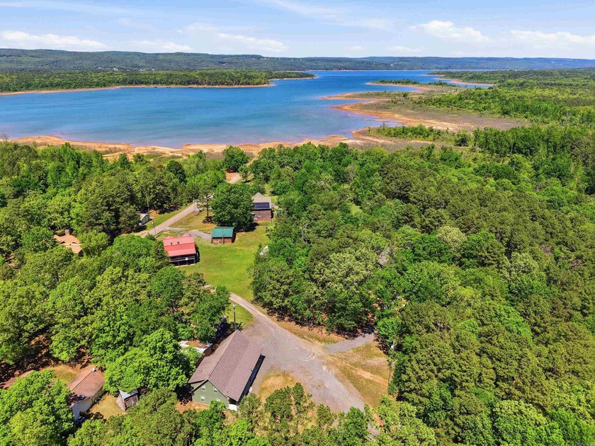 Come enjoy this spacious 3 bedroom Cabin just a short and easy - photo 8