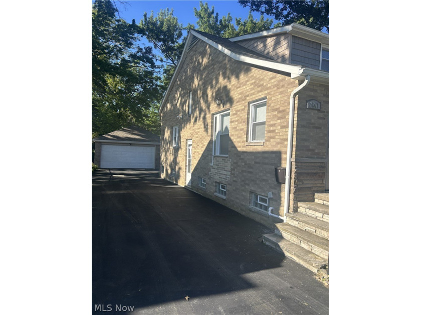 Like no other!!! This *Custom* Stunning brick Cape Cod 3 bedroom - photo 3
