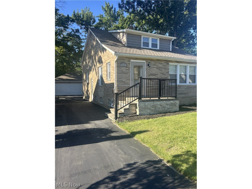 Like no other!!! This *Custom* Stunning brick Cape Cod 3 bedroom - photo 6