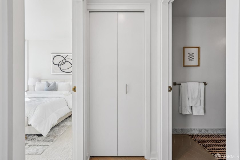 A sophisticated 1-bedroom, 1-bathroom condo at The Harrison - photo 13