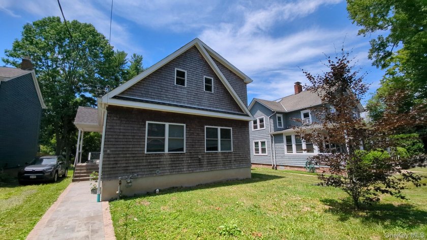 Recently upgraded, this turnkey contemporary offers the perfect - photo 3