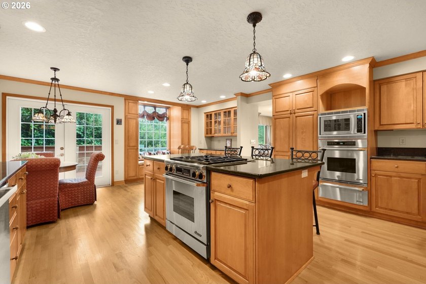 Quality craftsmanship and thoughtful design come together in - photo 13