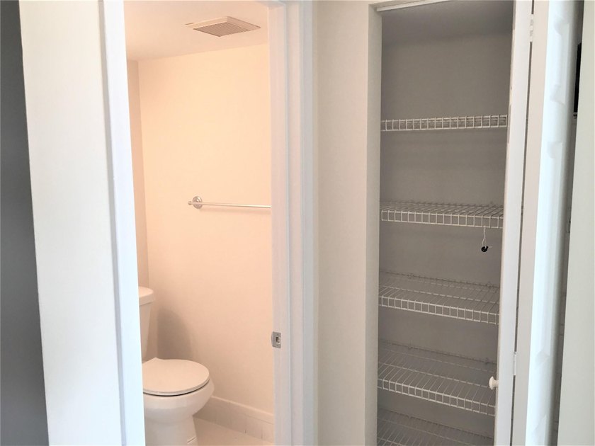 GREAT INVESTMENT! RENTED TO A LONG TERM TENANT. GET INCOME ON - photo 20