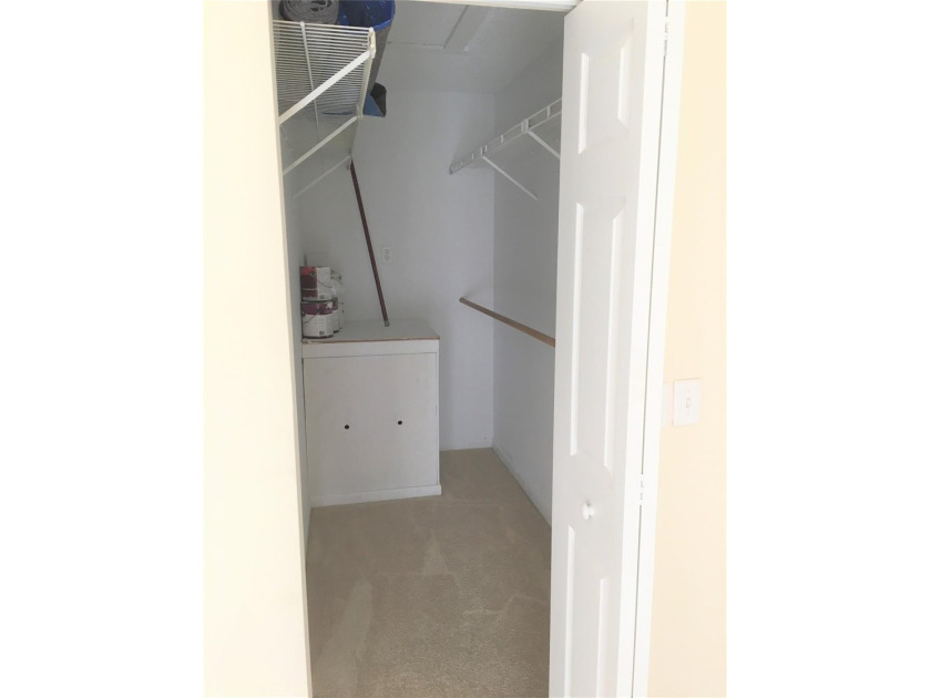 GREAT INVESTMENT! RENTED TO A LONG TERM TENANT. GET INCOME ON - photo 22