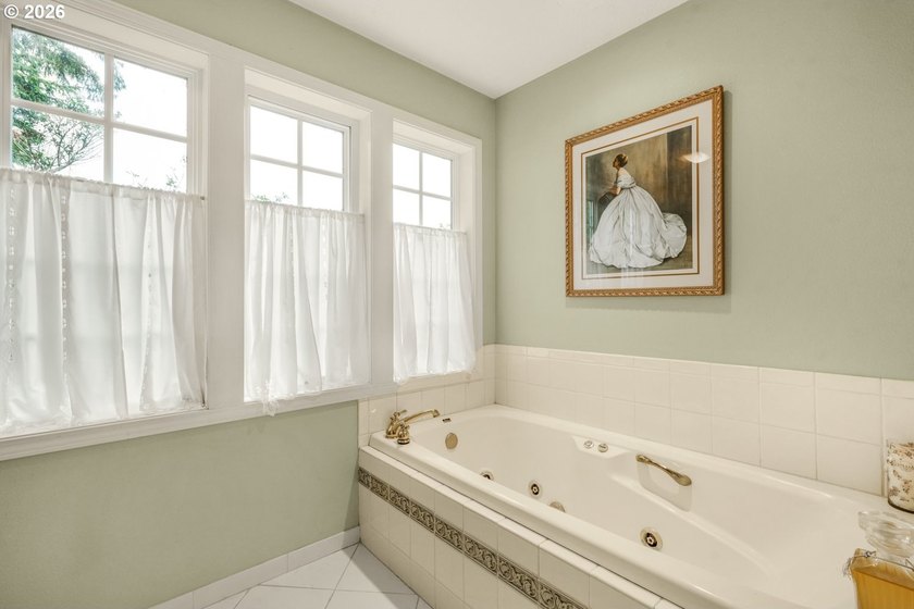 Quality craftsmanship and thoughtful design come together in - photo 29