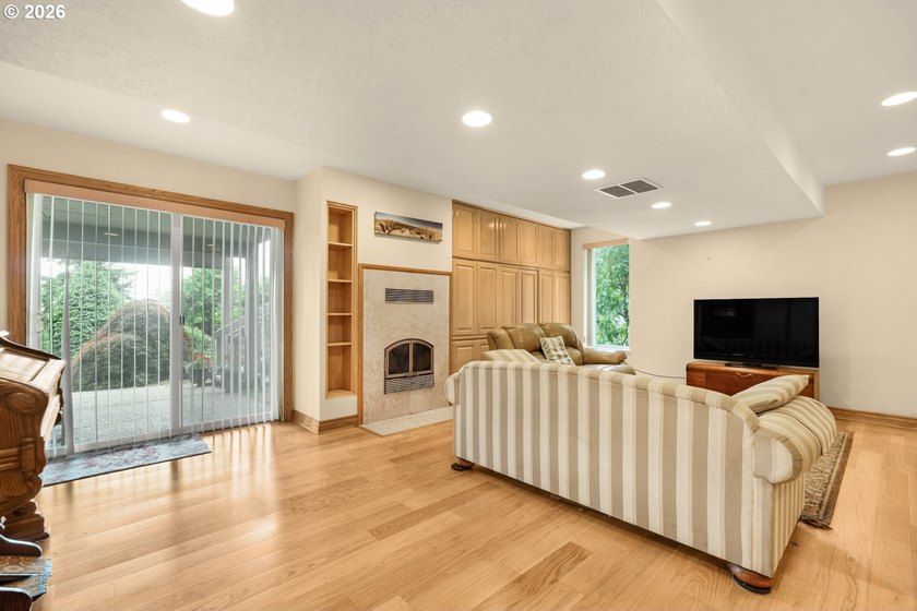 Quality craftsmanship and thoughtful design come together in - photo 36