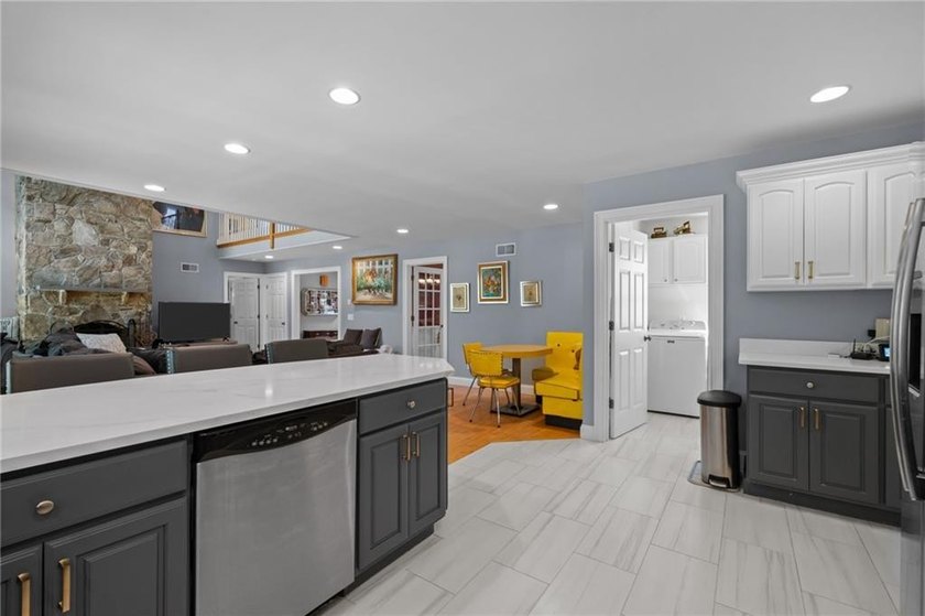 Custom-built by the original builder and set behind automatic - photo 9