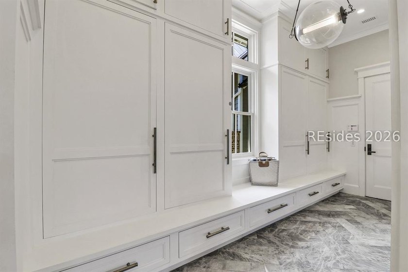 8 Anson Park Road East is an estate that simply leaves an - photo 45