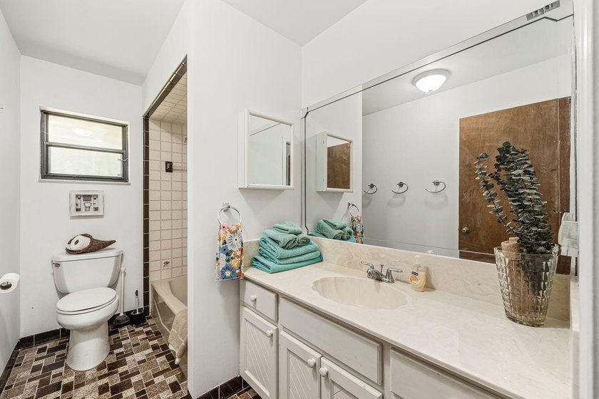 Discover the charm and character of this custom-built cedar home - photo 21