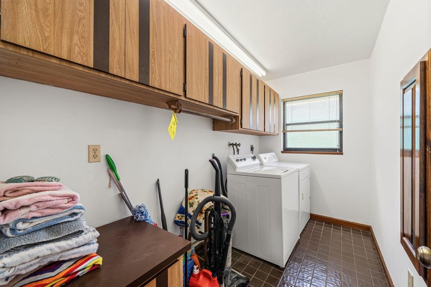 Discover the charm and character of this custom-built cedar home - photo 24