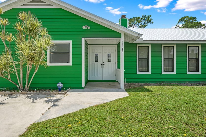 Discover the charm and character of this custom-built cedar home - photo 38