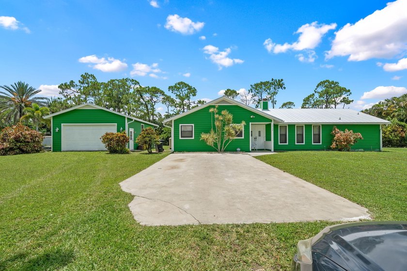 Discover the charm and character of this custom-built cedar home - photo 40