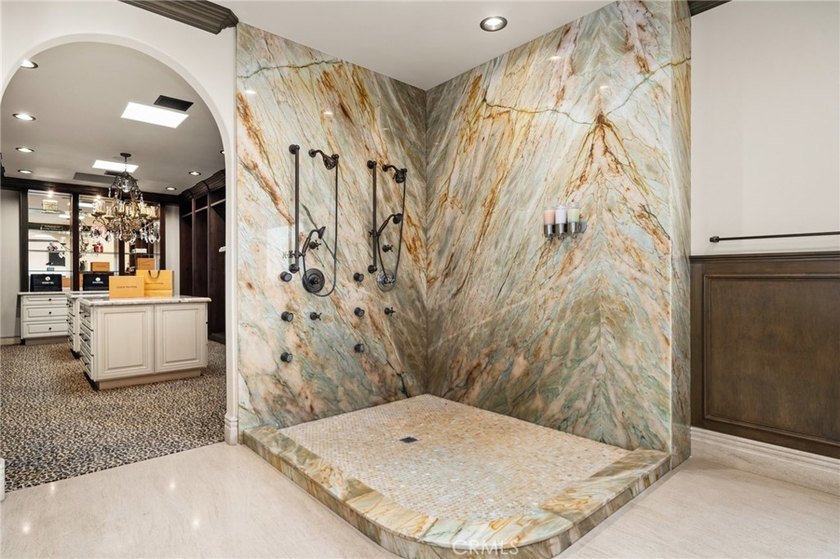 Set directly on the sand, this extraordinary Long Beach - photo 45