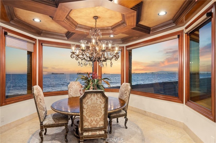 Set directly on the sand, this extraordinary Long Beach - photo 52