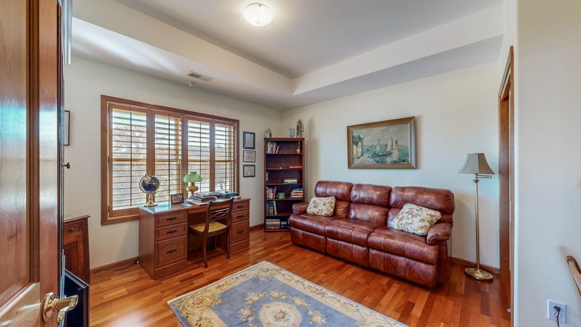 Make this fabulous lake-view condo yours today! Top floor - photo 7