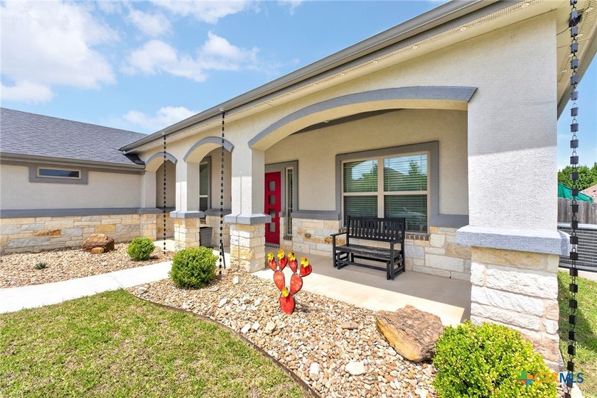 Welcome to 2527 Alpine Fir Drive in Harker Heights, where - photo 4