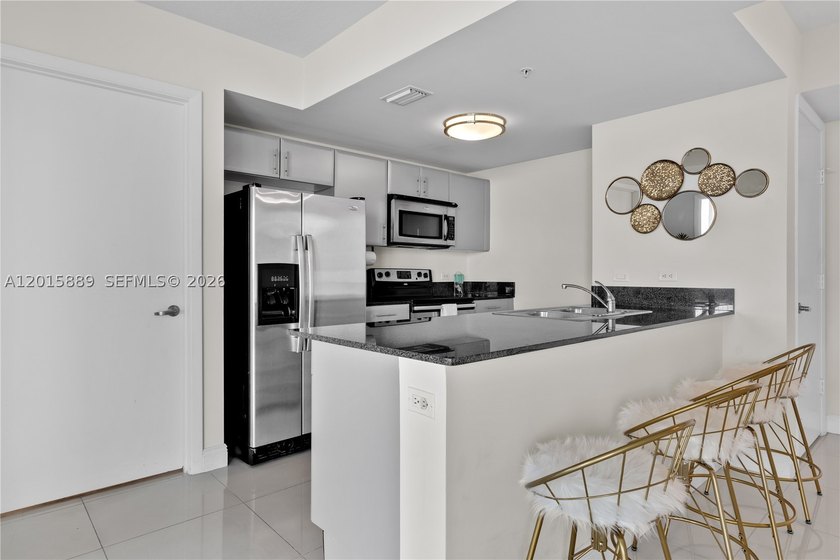 Discover the perfect blend of luxury, comfort, and convenience - photo 7
