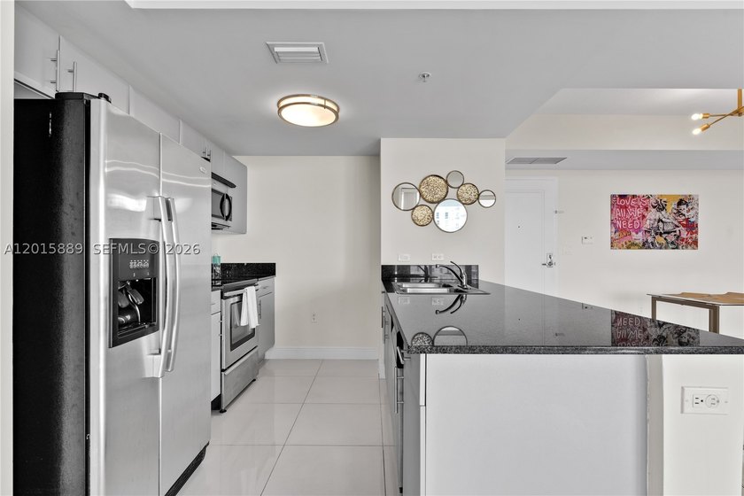Discover the perfect blend of luxury, comfort, and convenience - photo 8