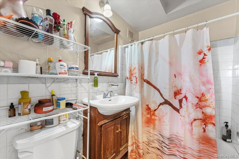 Step into this beautiful one-bedroom in a high rise building - photo 8