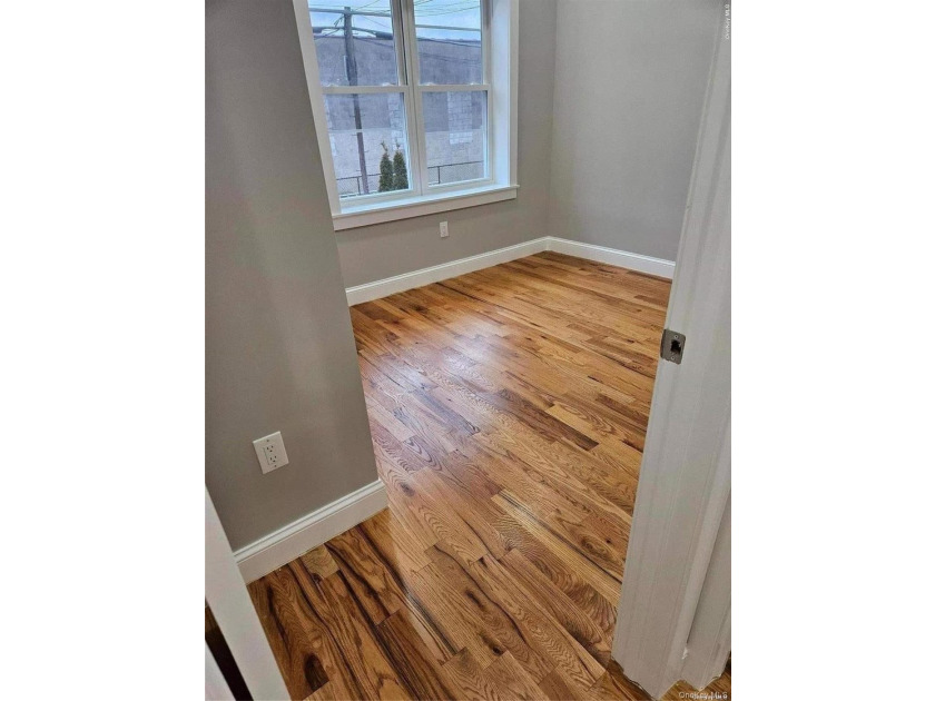 Completely Gut-Renovated. Everything New. Separate Apartment - photo 7