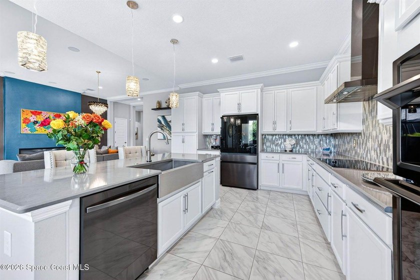 Stunning Executive Pool Home located in the gated community of - photo 17