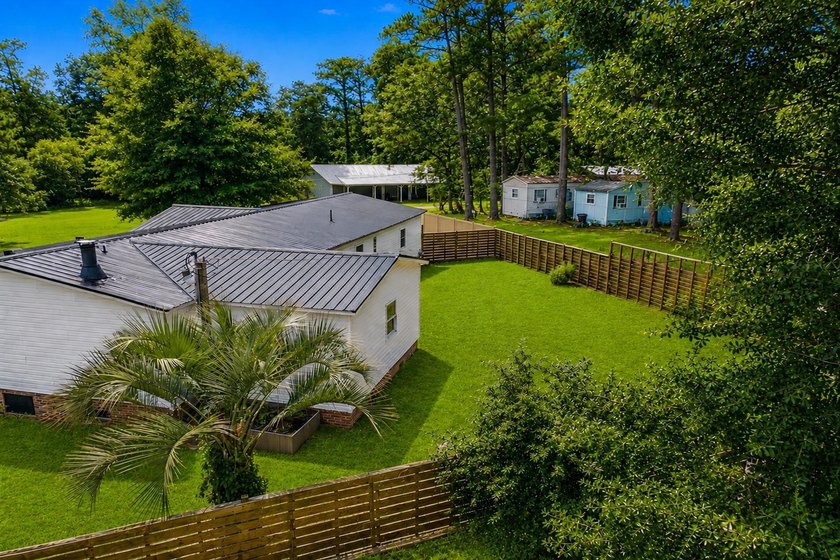 Completely Renovated Home on your owned 1/2 Acre lot with No HOA - photo 3