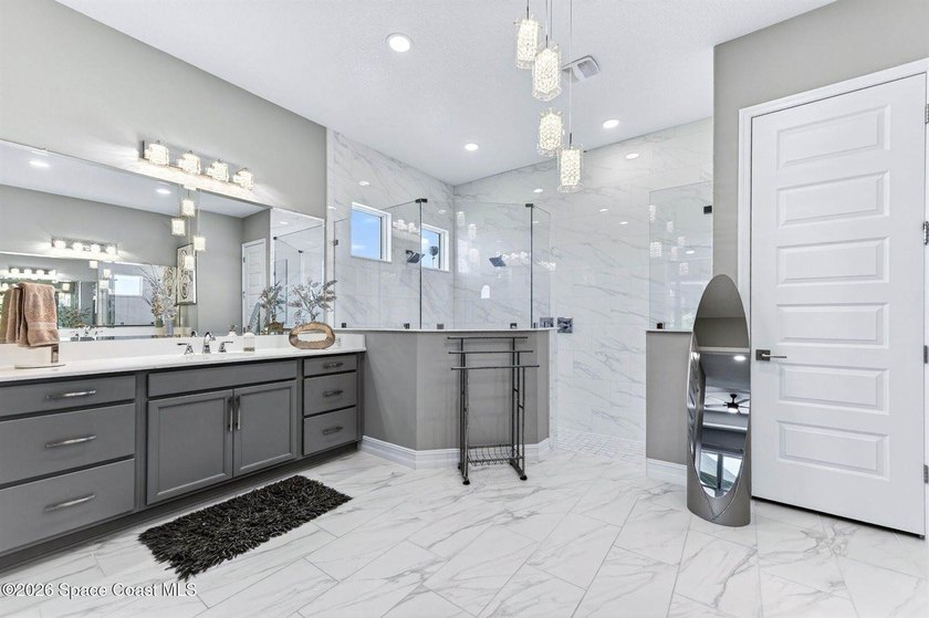 Stunning Executive Pool Home located in the gated community of - photo 26