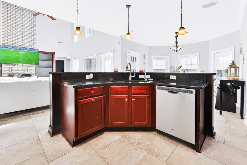 Welcome to 360 Capers Creek Drive in the highly desirable - photo 8