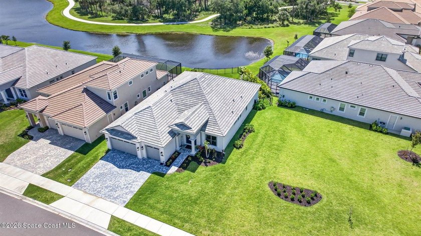 Stunning Executive Pool Home located in the gated community of - photo 41