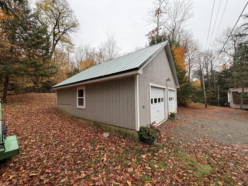 Year Round Mattwamkeag Lake home! Sitting close to water edge - photo 14