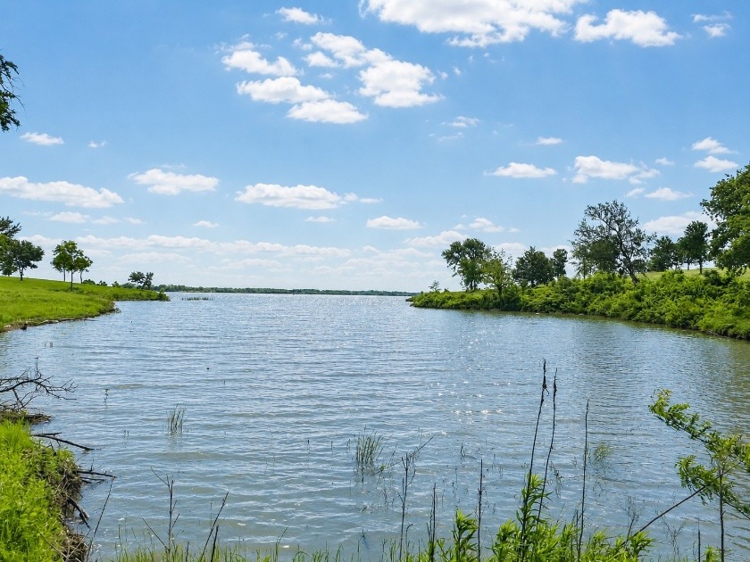 Texas Waterfront Views with Country Vibes. Build a Boathouse! - photo 6