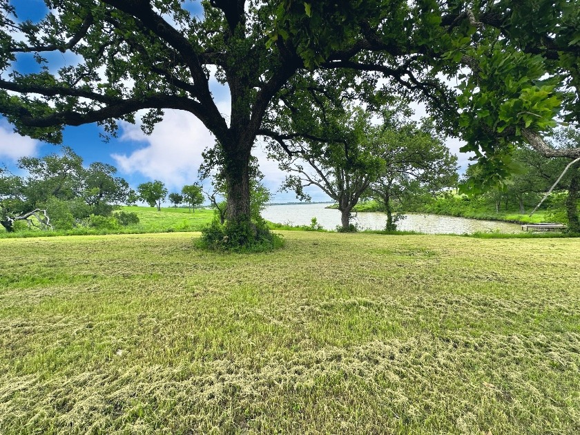 Texas Waterfront Views with Country Vibes. Build a Boathouse! - photo 36
