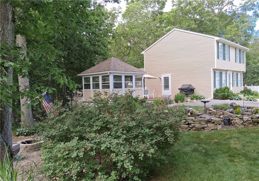 Immaculately maintained by the original owner, this 4 / 5 - photo 2
