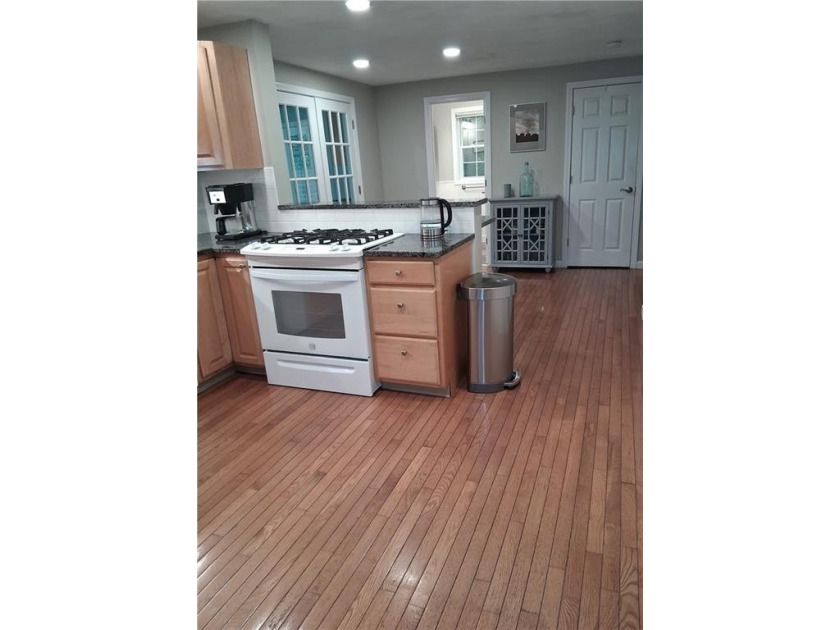 Immaculately maintained by the original owner, this 4 / 5 - photo 5