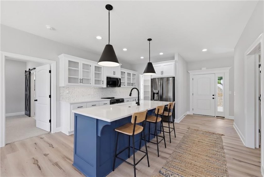 New Construction with Dock! Gorgeous Brand new stunning - photo 11