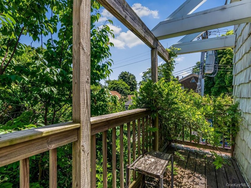 Beautiful detached single-family home situated on an oversized - photo 17