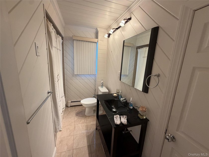 Beautiful detached single-family home situated on an oversized - photo 23
