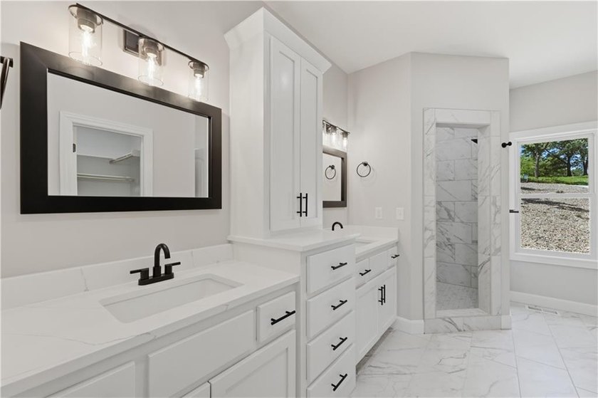 New Construction with Dock! Gorgeous Brand new stunning - photo 26
