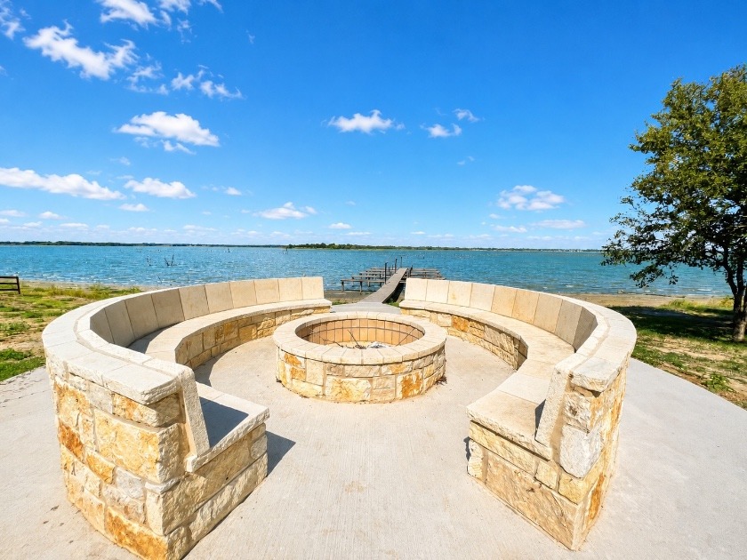 Texas Waterfront Views with Country Vibes. Build a Boathouse! - photo 38