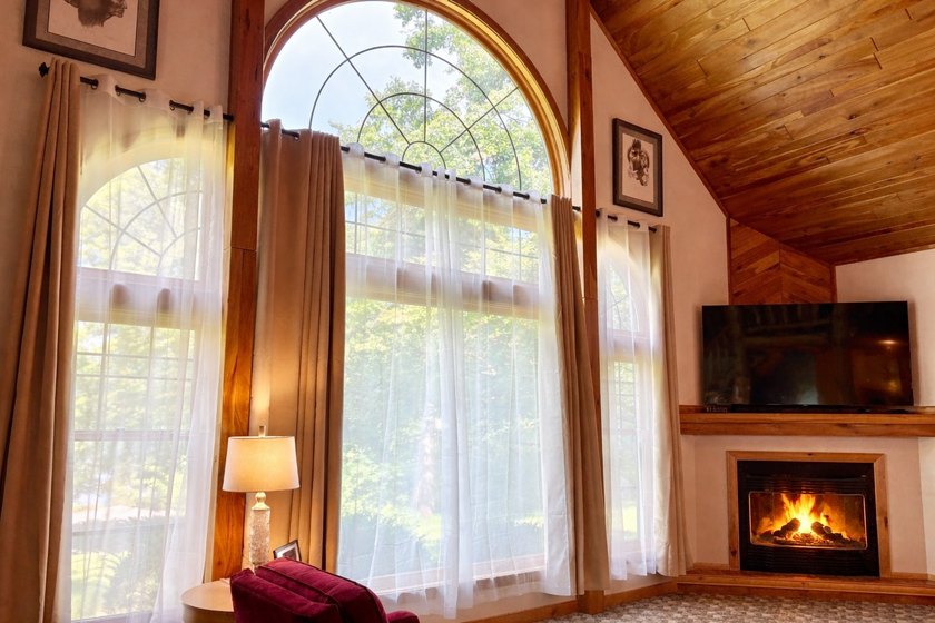 Escape to the beauty of the Northwoods with this one-of-a-kind - photo 6