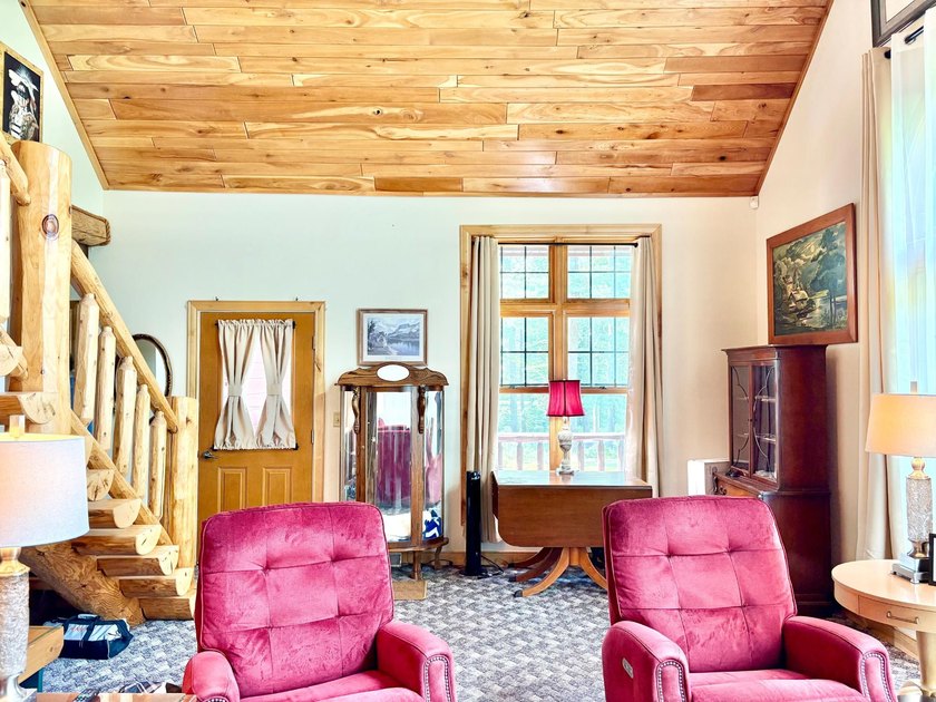 Escape to the beauty of the Northwoods with this one-of-a-kind - photo 8