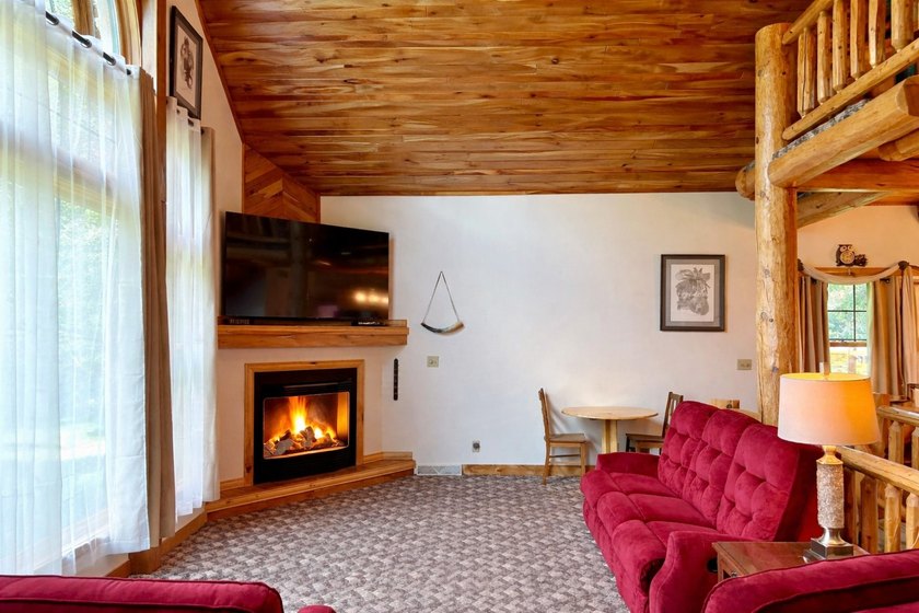 Escape to the beauty of the Northwoods with this one-of-a-kind - photo 9