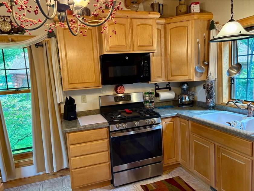 Escape to the beauty of the Northwoods with this one-of-a-kind - photo 10
