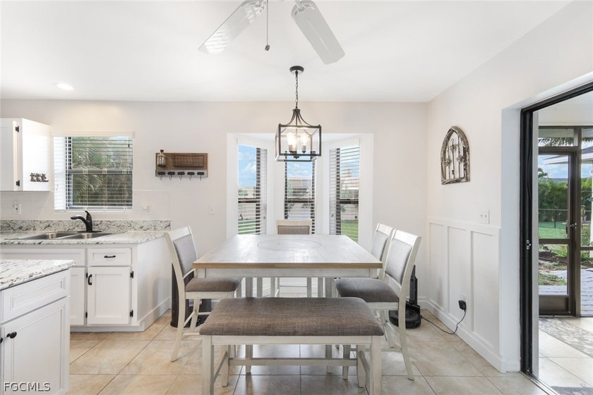 Welcome to your dream home w/ a perfect blend of Southern charm - photo 11