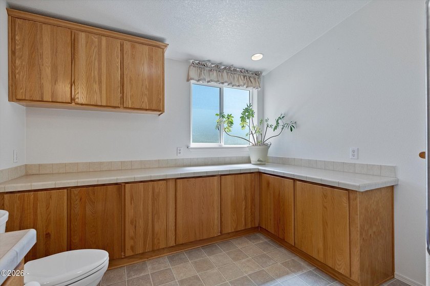 First time on the market! Spacious 2,560 sq ft manufactured home - photo 23