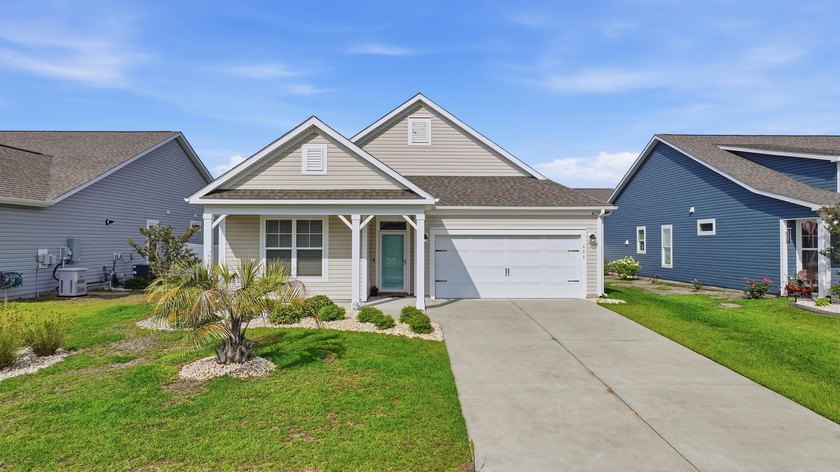 Don't wait too long to see this GEM! Built in 2021, this - photo 2